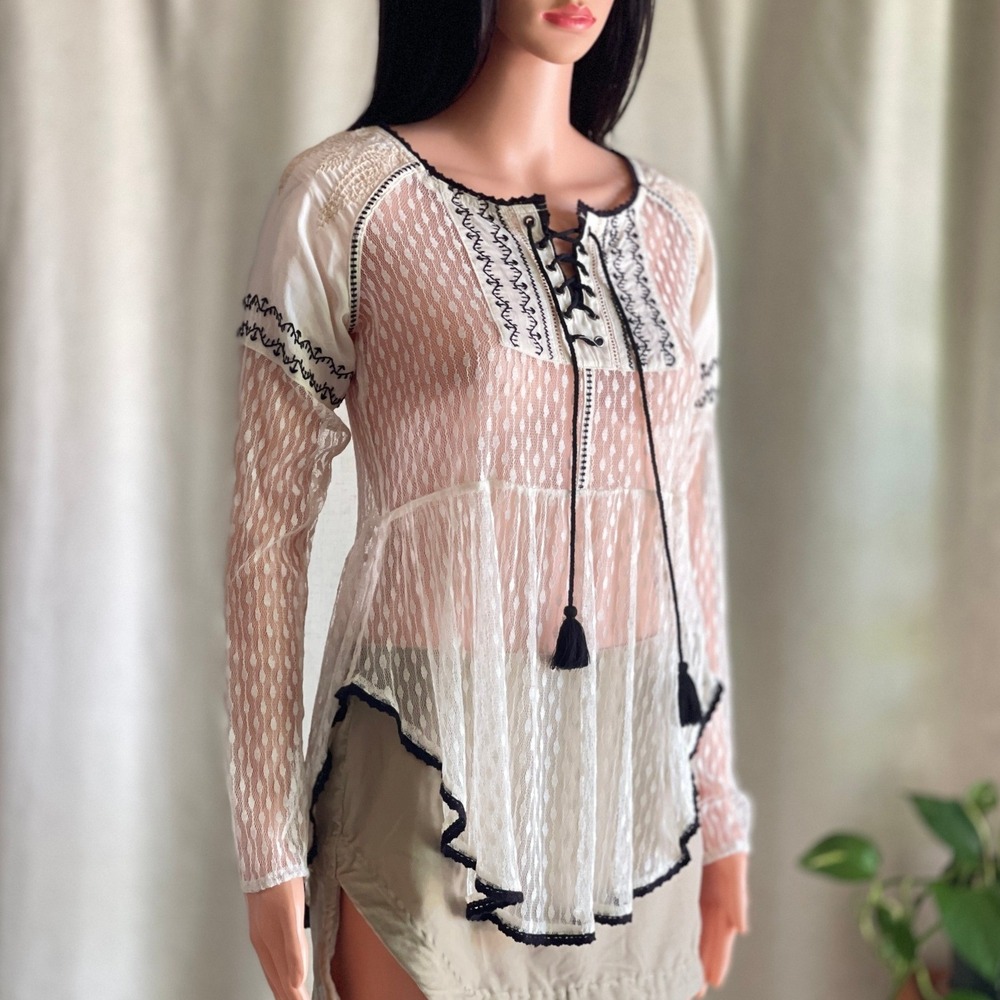 Vtg Akemi + Kin Anthropologie Ivory Lace Peasant Top‎ Boho Romantic Fairycore XS